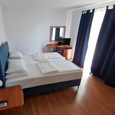 Pansion Marco Polo Hotel Петркане Екстериор снимка